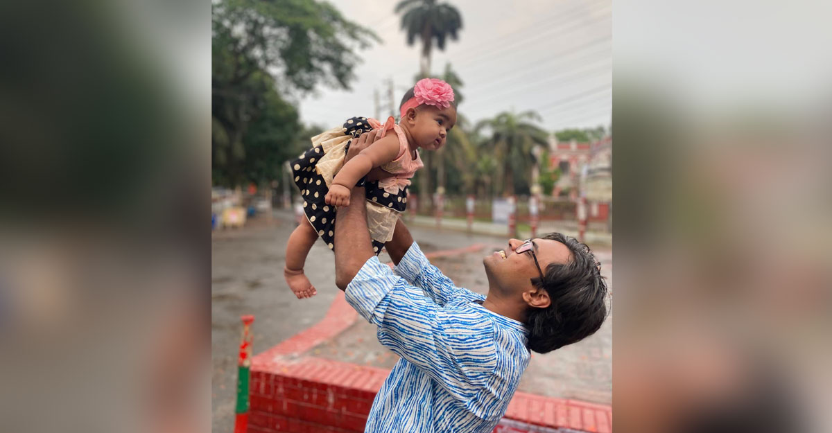 দায়িত্বের ভার থেকে মায়ায় জড়িয়ে যাওয়াই বাবা হয়ে ওঠা