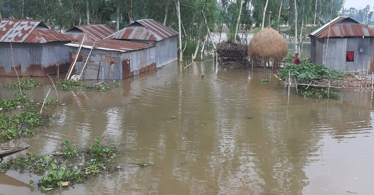 গাইবান্ধায় ঘাঘট নদের পানি বিপৎসীমার ওপরে