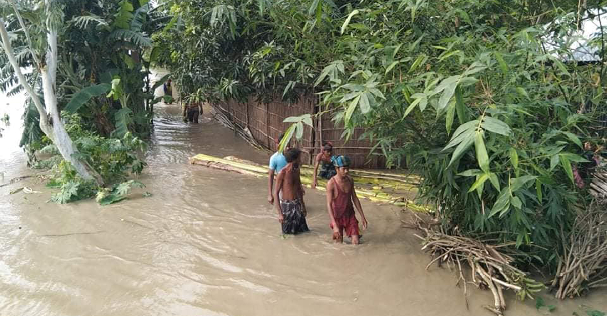 গাইবান্ধায় বন্যা পরিস্থিত অবনতি, বাড়ছে দুর্ভোগ