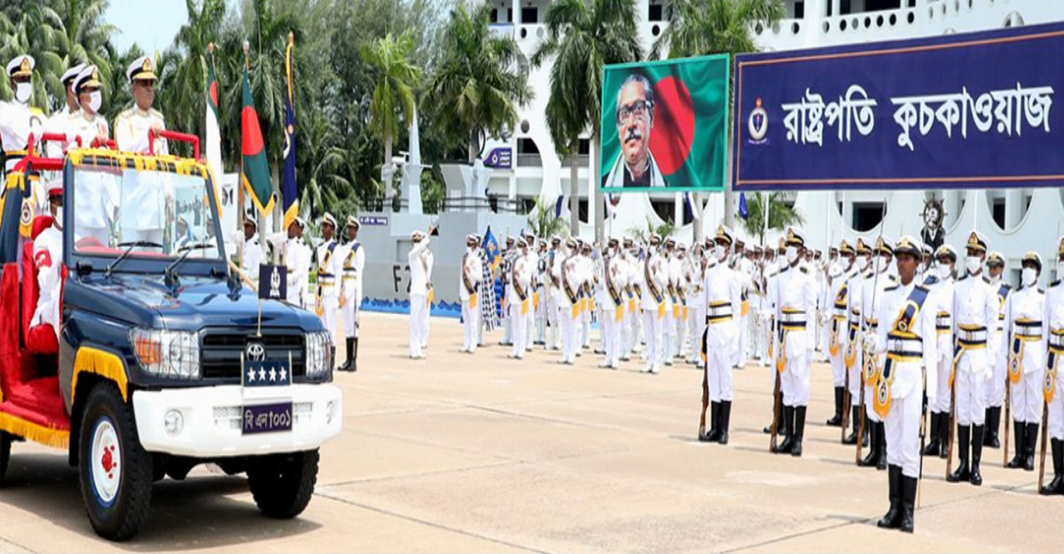 গ্রীষ্মকালীন রাষ্ট্রপতি কুচকাওয়াজ পরিদর্শনে নৌপ্রধান