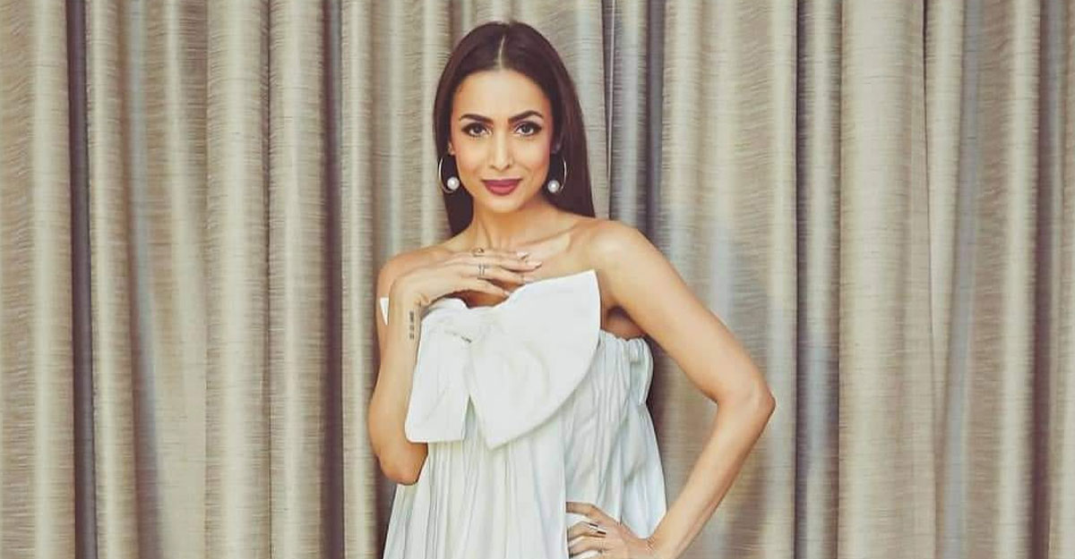 সেলফি তুলতে তুলতে বিরক্ত মালাইকা