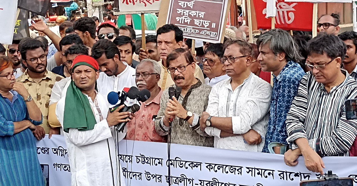 মানুষ পুড়ে মরলেও শেখ হাসিনার যায় আসে না: মান্না