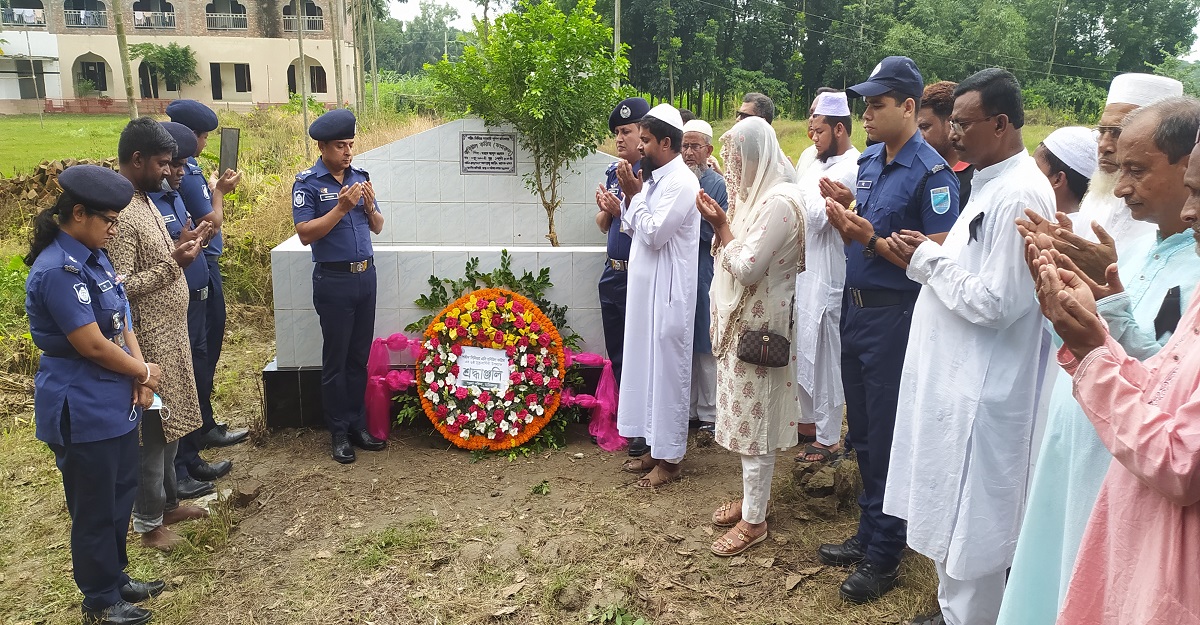 স্বামীর কথা বলতেই কান্নায় ভেঙে পড়লেন এসি রবিউলের স্ত্রী