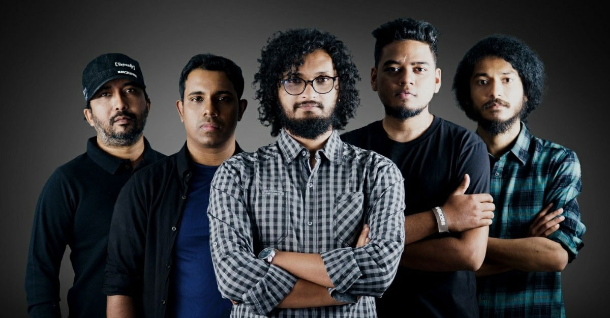 প্যারিসের স্টেডিয়ামে গান শোনাবে শিরোনামহীন