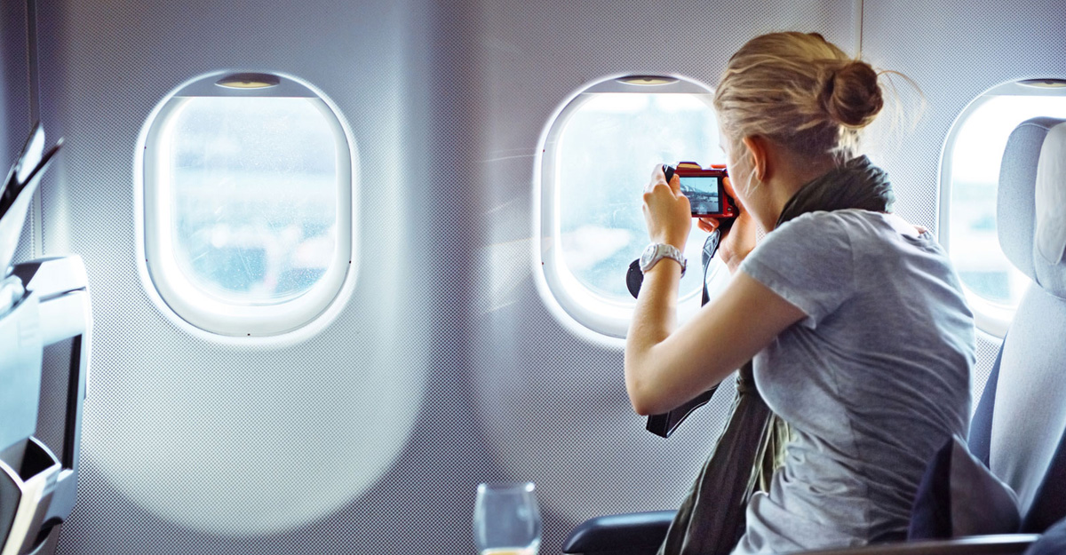 বিমান ভ্রমণের আদবকেতা জানেন কি?