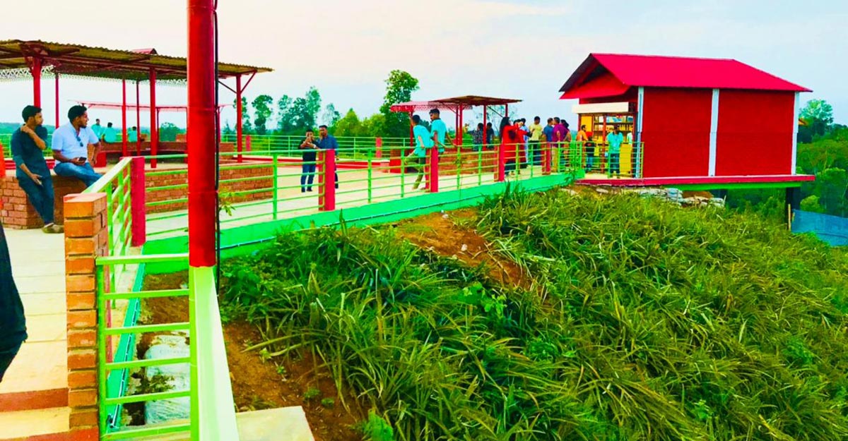 সিলেটের নতুন পর্যটন স্পট ‘চাঁন মিয়া আনারস বাগান’