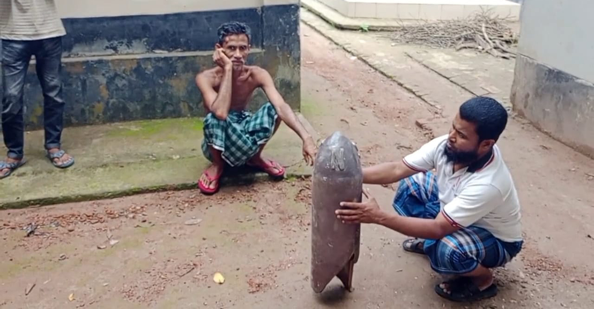 পুকুরে মিলল ‘ব্রিটিশ ম্যাগনেটিক’ পিলার