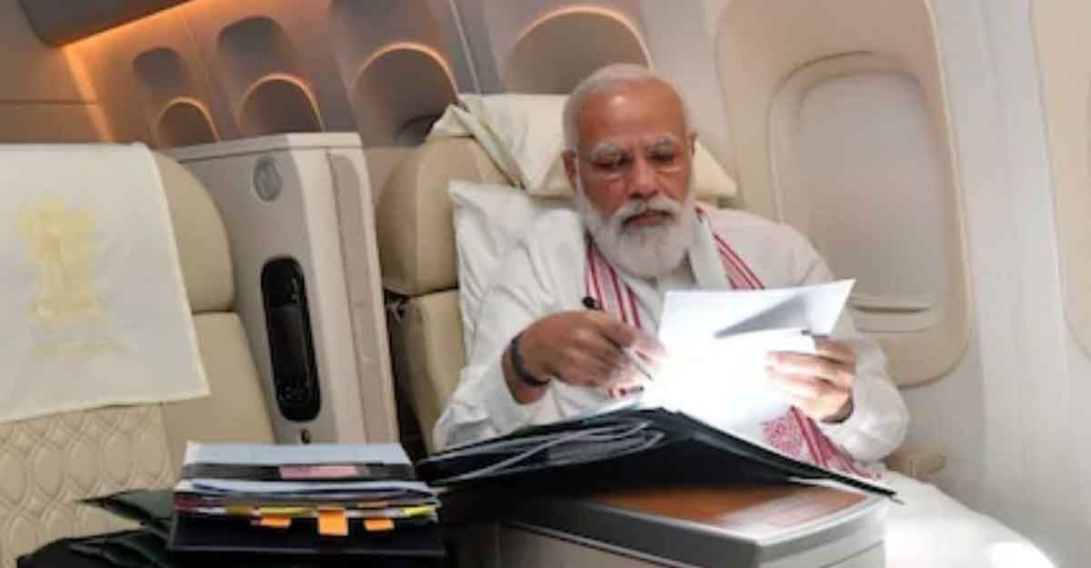 কেন রাতের বিমানেই বিদেশ সফর করেন নরেন্দ্র মোদি
