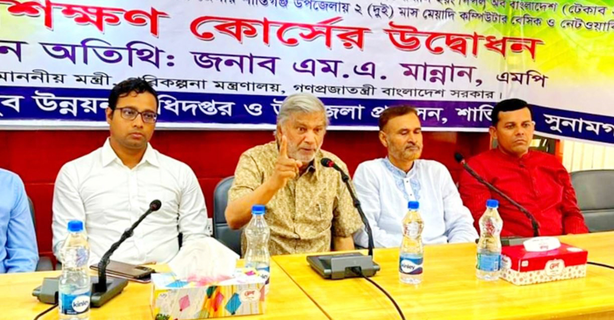 ‘শেখ হাসিনার ঐকান্তিক প্রচেষ্টায় ঝড়ের গতিতে উন্নয়ন হচ্ছে’