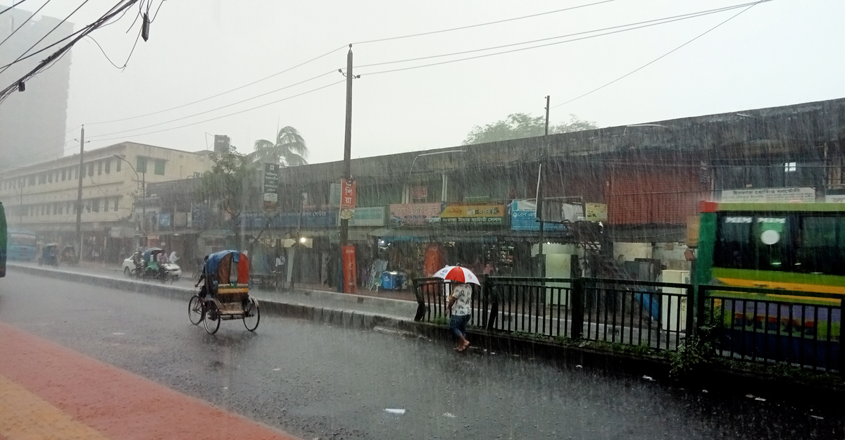 Rain in Dhaka