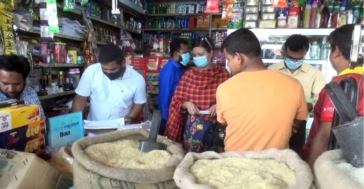 রংপুরে সয়াবিন তেলের গুদামে অভিযান, জরিমানা