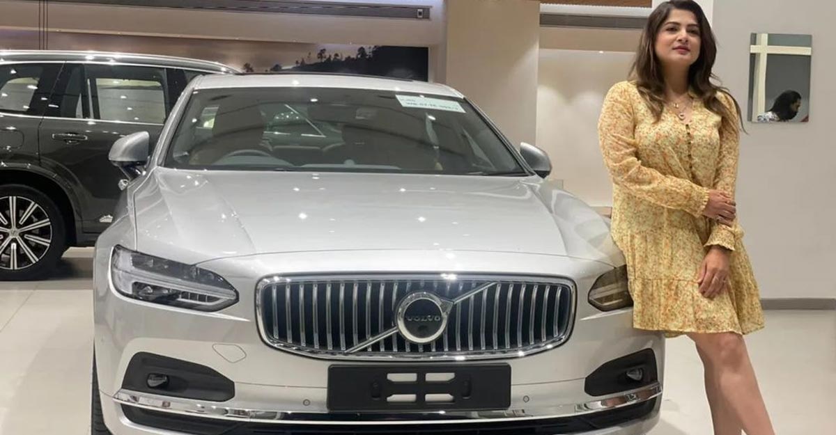 ভলভো গাড়ি কিনেছেন শ্রাবন্তী