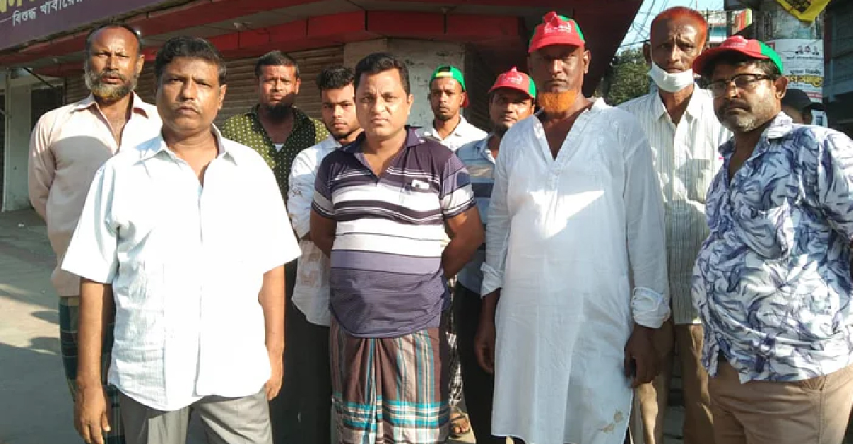 ৪৭ কিলোমিটার হেঁটে সমাবেশে, ঝামেলা এড়াতে যোগ দিয়েছেন লুঙ্গি পরে