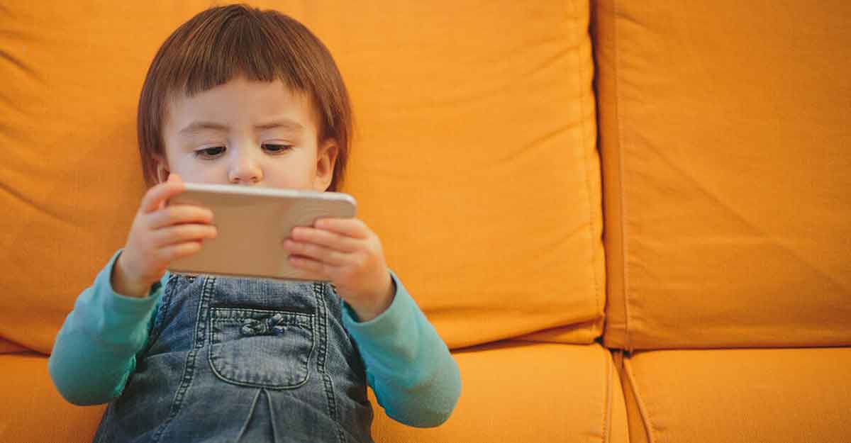 শিশু-কিশোরদের মোবাইল ফোনের নেশা দূর করার উপায়