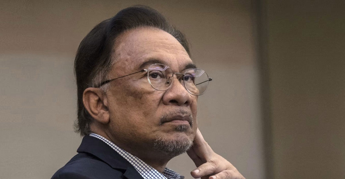 জেল, অনিশ্চয়তার পর মসনদে: কে এই আনোয়ার ইব্রাহিম