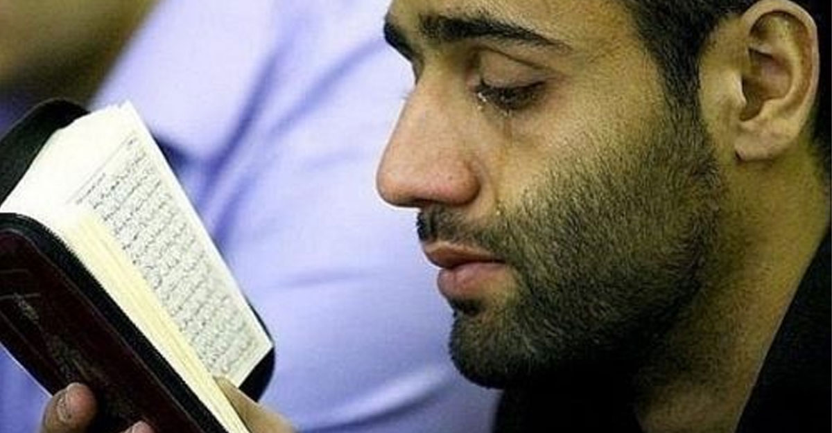 যারা আল্লাহর ভয়ে কাঁদে, তাদের সম্পর্কে নবীজি যা বলেছেন