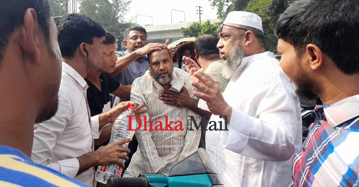 ঢাকার রাস্তায় একটি মানবিক ছবির গল্প