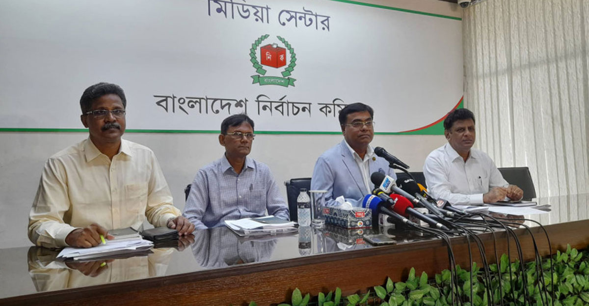 ২৭ ডিসেম্বর ইভিএমে ভোট হবে রংপুর সিটিসহ পাঁচ পৌরসভায়