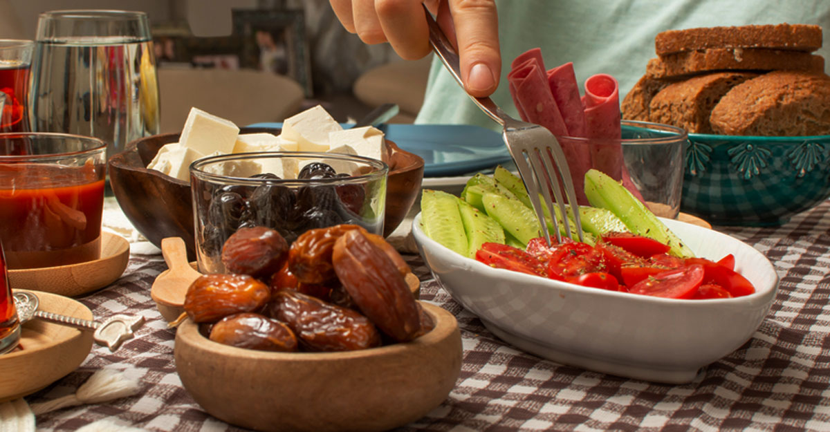 সংকটের সময় প্রতিবেশীর হক আদায়ের গুরুত্ব