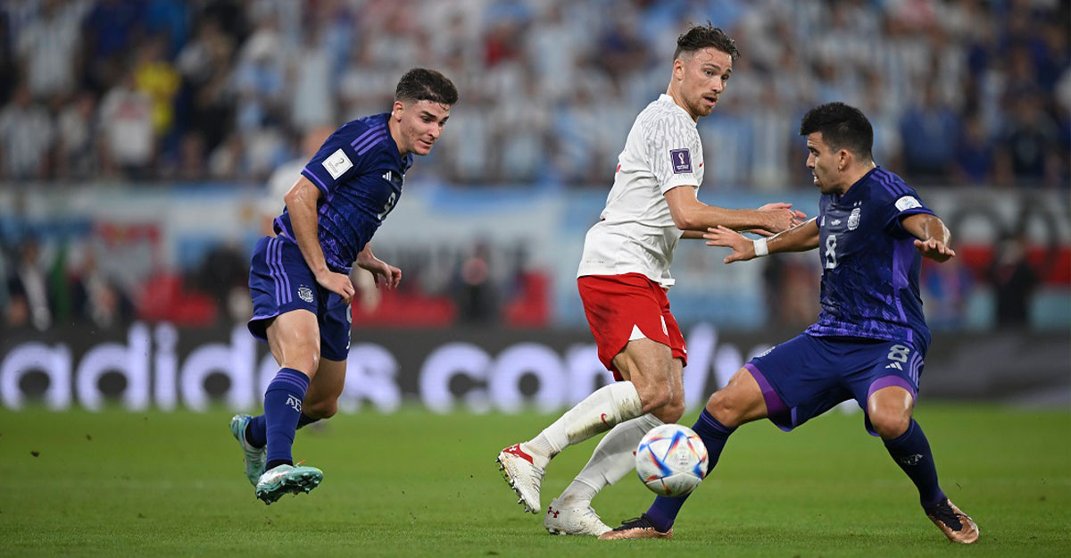 আলভারেজের গোলে ২-০ ব্যবধানে এগিয়ে আর্জেন্টিনা