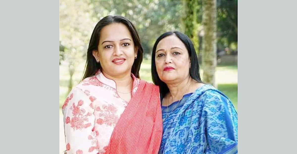 অভিনেত্রী ঈশিতার মা মারা গেছেন