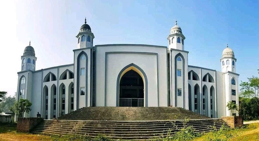 ইবির কেন্দ্রীয় মসজিদের নির্মাণ: ২৮ বছর পরেও ৫০ শতাংশ কাজ বাকি!