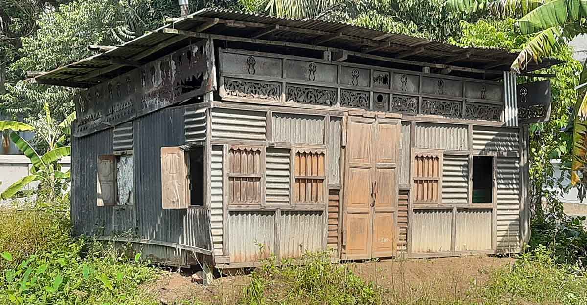 বিলুপ্তির পথে গ্রামীণ জনপদের ঐতিহ্যবাহী কাচারি ঘর