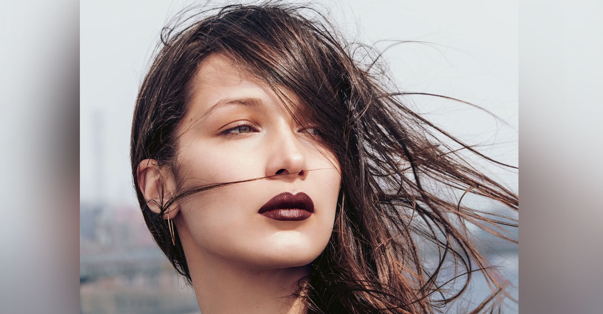 গাঢ় রঙের লিপস্টিক লাগালে কি ঠোঁট কালো হয়?