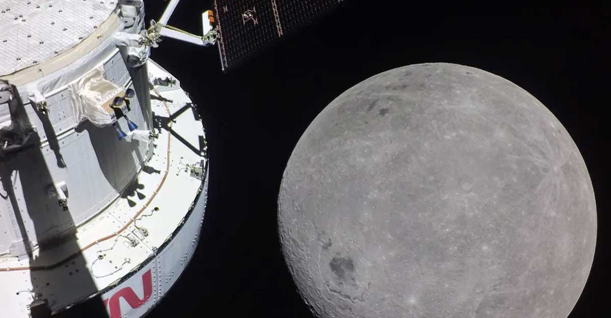 চন্দ্রাভিযান শেষে পৃথিবীর পথে আর্টেমিস ১ 