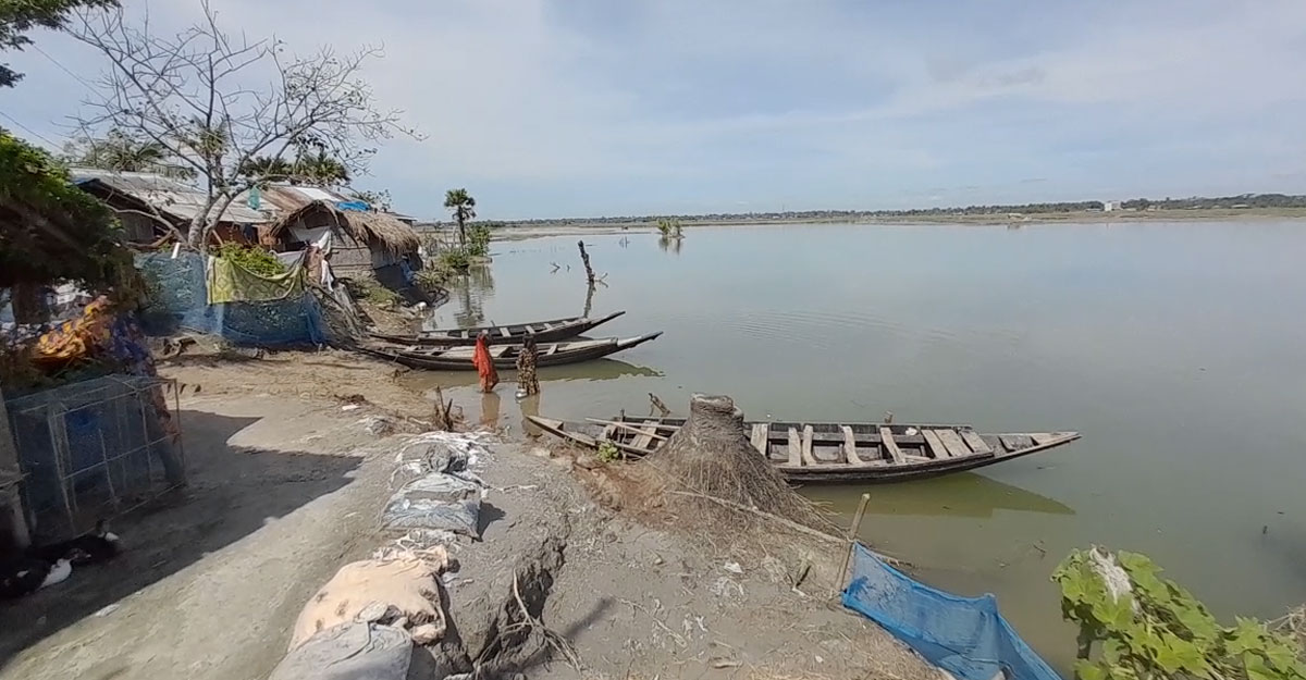 এক দশকে ভূমির পরিমাণ কমে নদীর সীমানা বেড়েছে উপকূলে