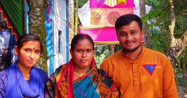 ‘পূজা মানে দুই মায়ের মুখ একসাথে দেখতে বাড়িতে যাওয়া’