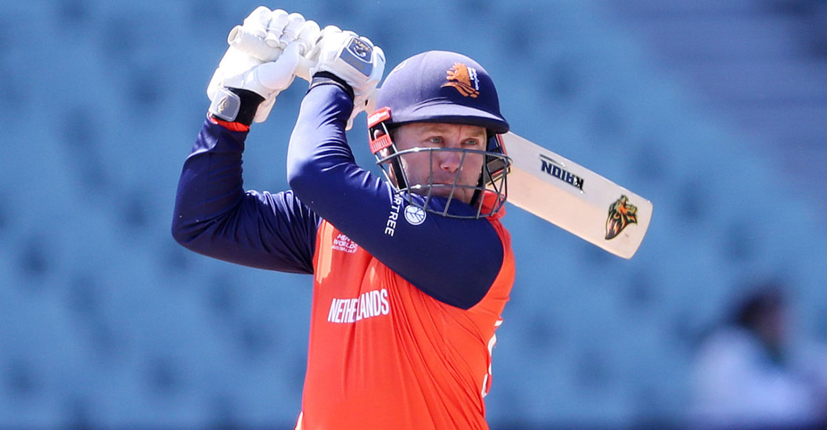 জন্মভূমিকে হারিয়ে ‘অবসর’ ঘোষণা ডাচ ক্রিকেটারের