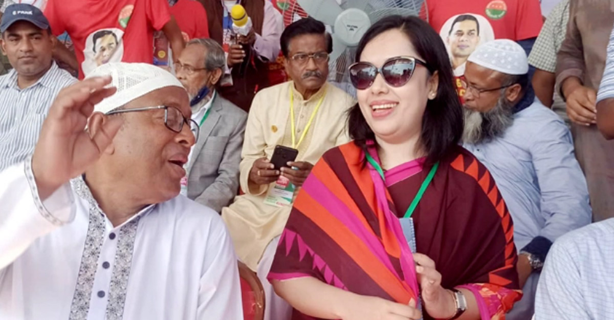 বন্দুকের নল দিয়ে ভালোবাসা আটকানো যায় না: রুমিন ফারহানা