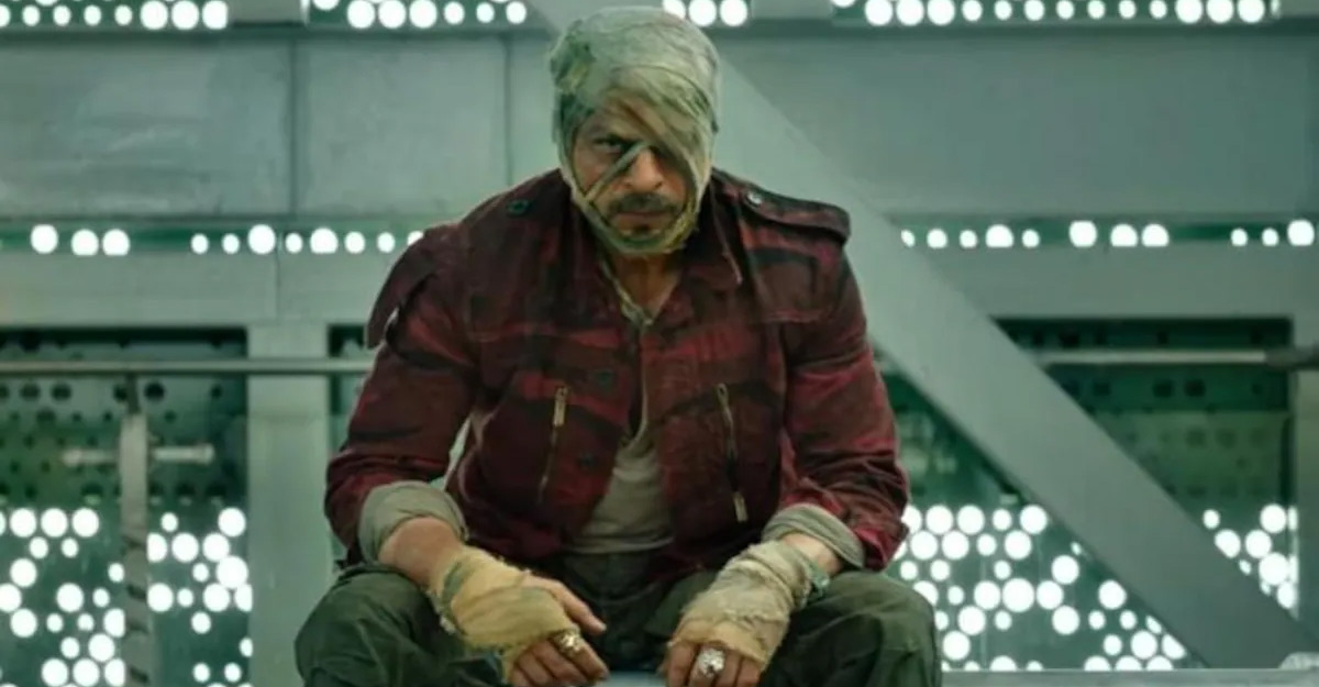 চুরি করা গল্পে নির্মিত হচ্ছে শাহরুখের ছবি, দাবি প্রযোজকের