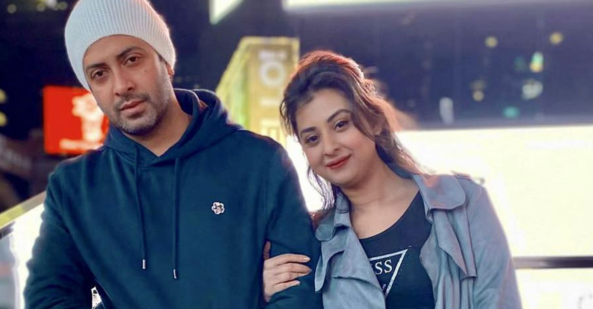 সংবাদ সম্মেলনের প্রস্তুতি নিচ্ছেন বুবলী