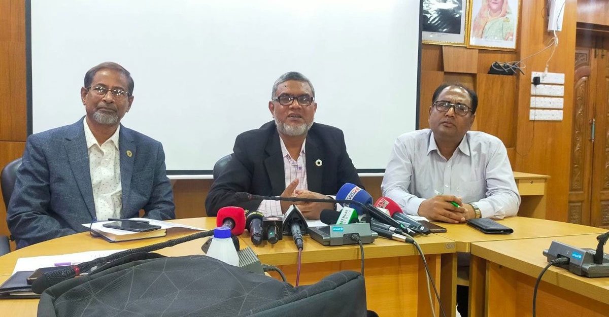 সম্মুখযোদ্ধা ও ষাটোর্ধ্বদের করোনা টিকার চতুর্থ ডোজ দেওয়ার সুপারিশ