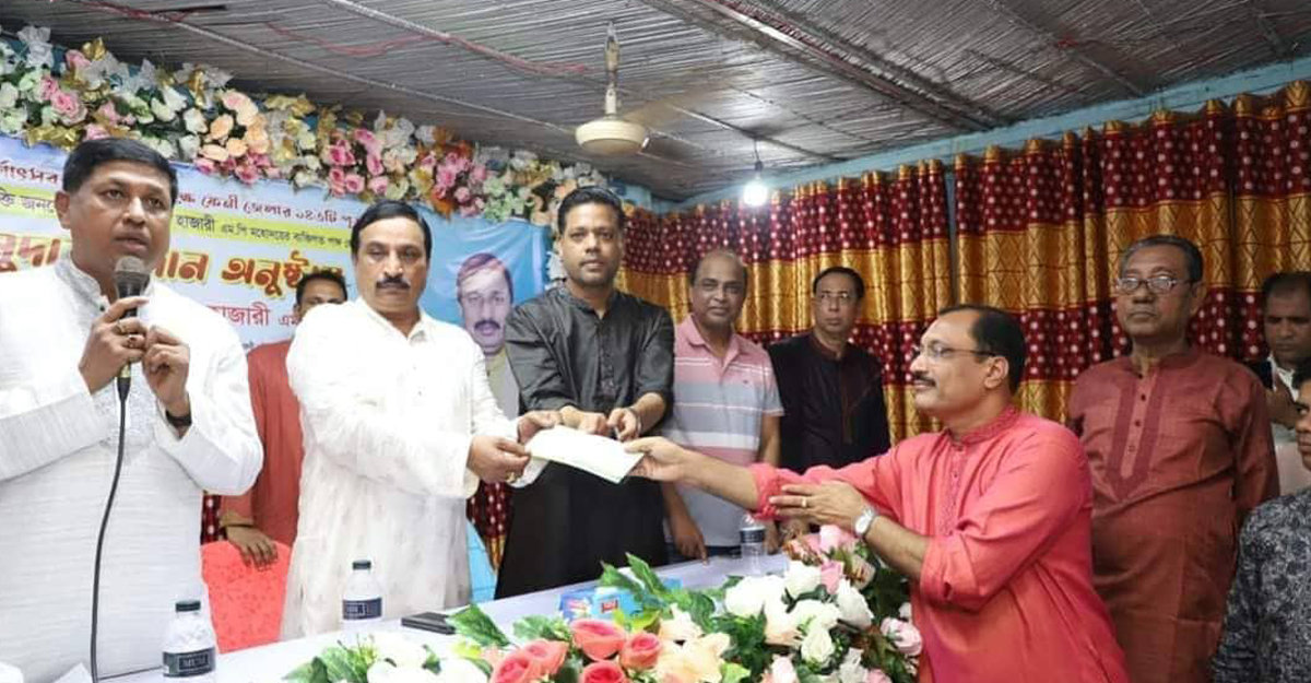 নিজাম হাজারীর অনুদান পেল ফেনীর সকল মণ্ডপ