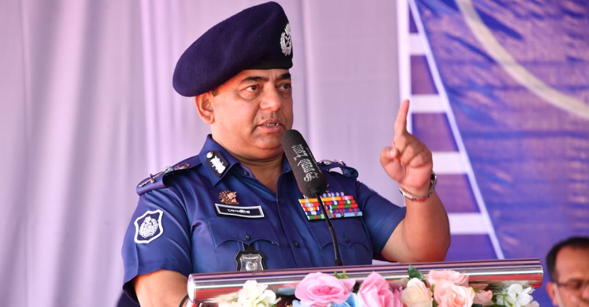 দুর্গাপূজায় নিশ্ছিদ্র নিরাপত্তা নিশ্চিতের নির্দেশ আইজিপির