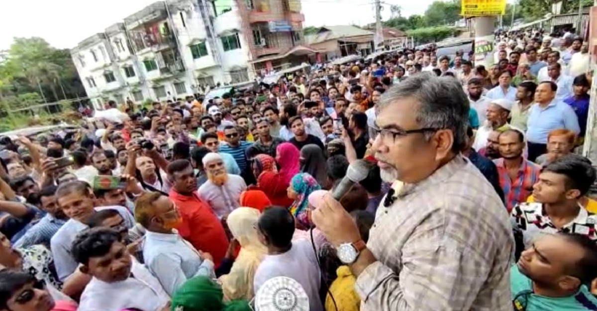 সন্ত্রাসী কায়দায় আন্দোলন দমন করছে সরকার: প্রিন্স