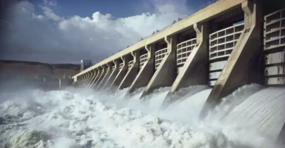 ৪ কোটির বাঁধের বিজ্ঞাপনে খরচ ৬ কোটি!