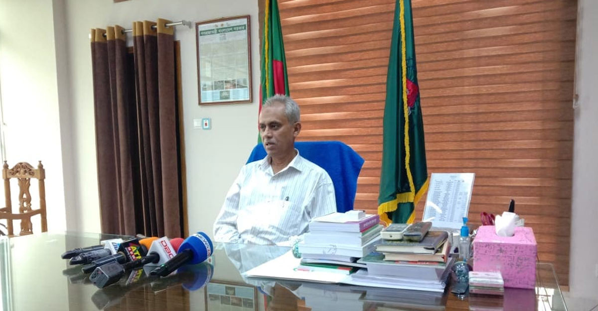 টাকা আর প্রশিক্ষণ পেলে ৩০০ আসনেই ইভিএমে ভোট: ইসি আলমগীর