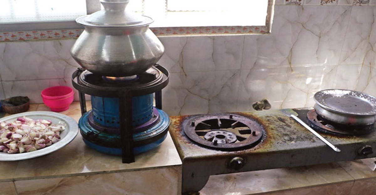 গ্যাসের জন্য হাহাকার