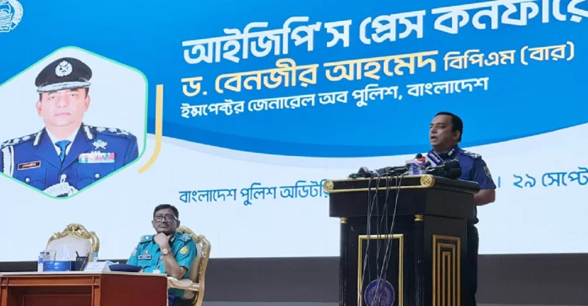 ‘প্রাণহানির জন্য নয়, আত্মরক্ষার্থে অস্ত্র দেওয়া হয় পুলিশকে’