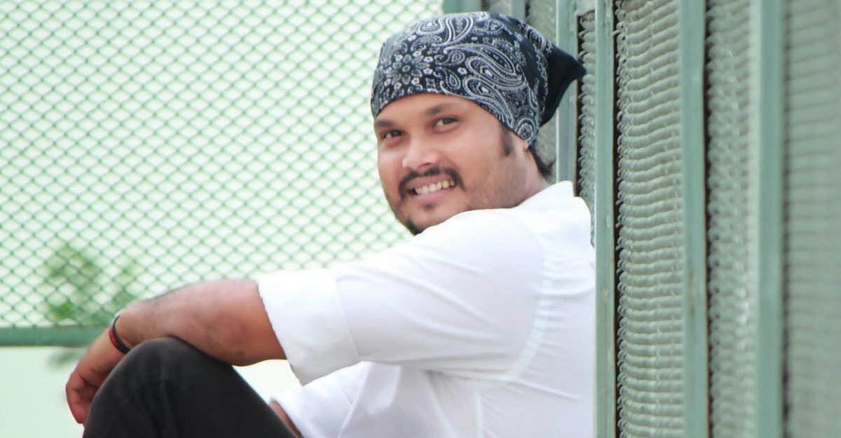 এমএনইউ রাজুর প্রথম অ্যাওয়ার্ড