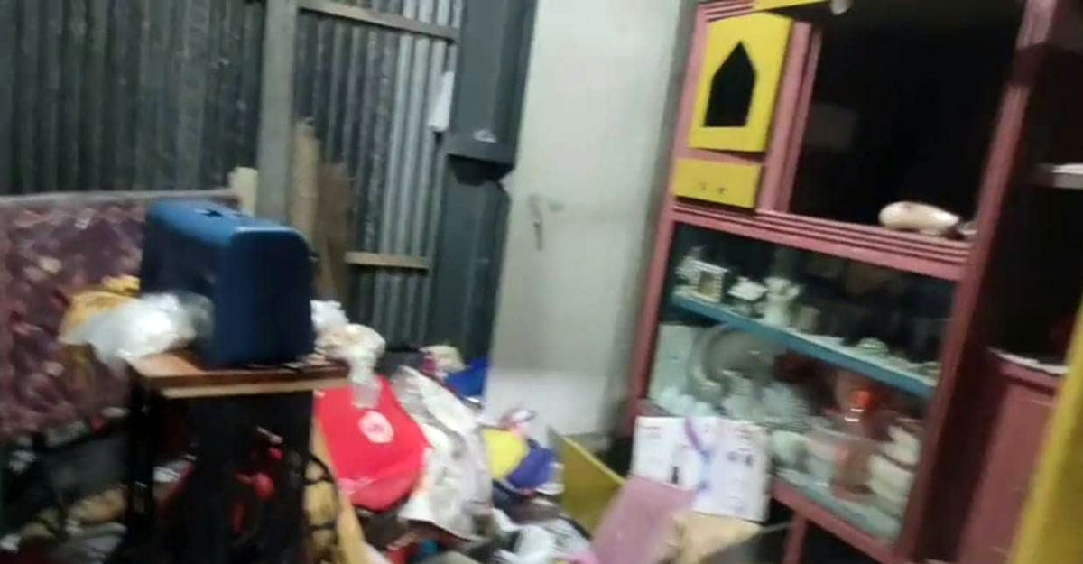 মানিকগঞ্জে ৫ বাড়িতে ডাকাতি, টাকাসহ স্বর্ণালঙ্কার লুট