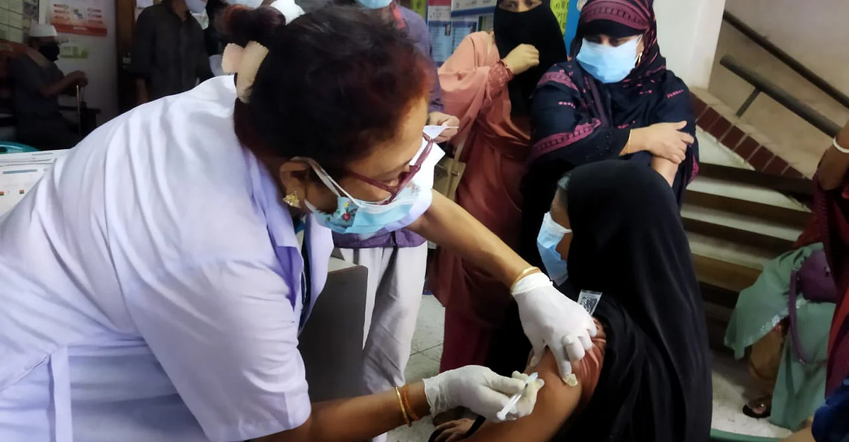 টিকার প্রথম ডোজ বন্ধ হচ্ছে কবে জানাল স্বাস্থ্য অধিদফতর
