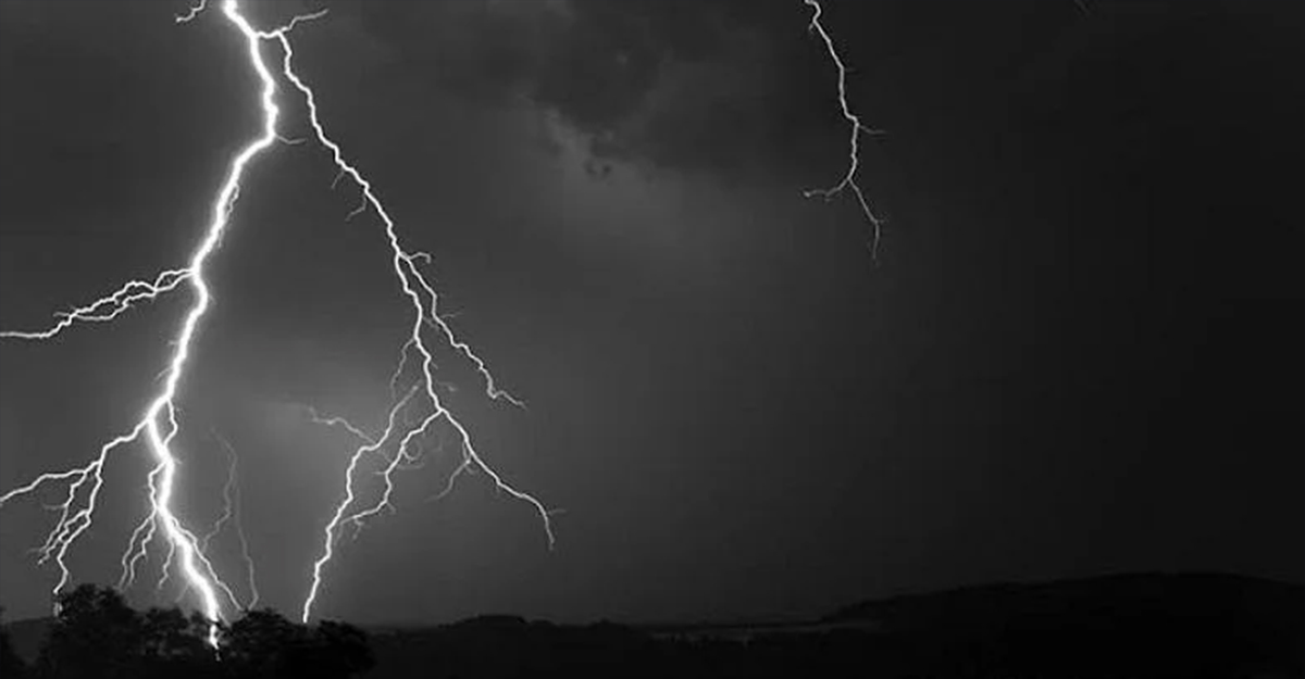 ঠাকুরগাঁওয়ে ধানক্ষেত নিড়ানি দেওয়ার সময় বজ্রপাতে নিহত ১