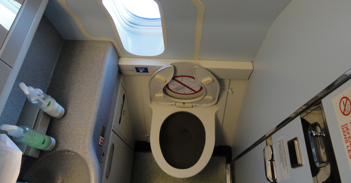 airport-toilets