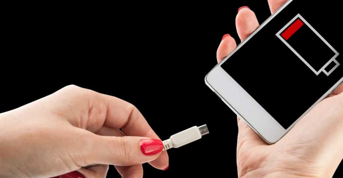 ফোনের ব্যাটারির আয়ু কমার কারণ জানুন