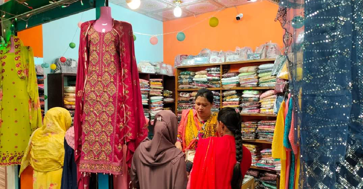 নায়রা-গারারা-সারারা ও সুষমিতায় মজেছেন শেরপুরে তরুণীরা 